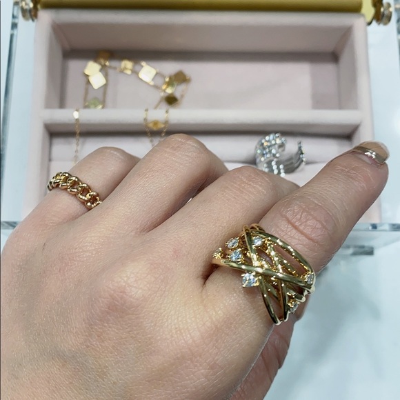 99.99%new 18k yellow gold diamond ring - Picture 3 of 5